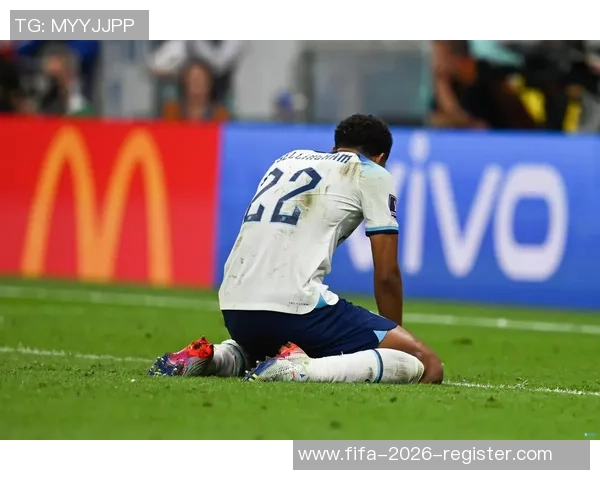 巴西足球队在国际赛场上遭遇惨败引发球迷热议与反思